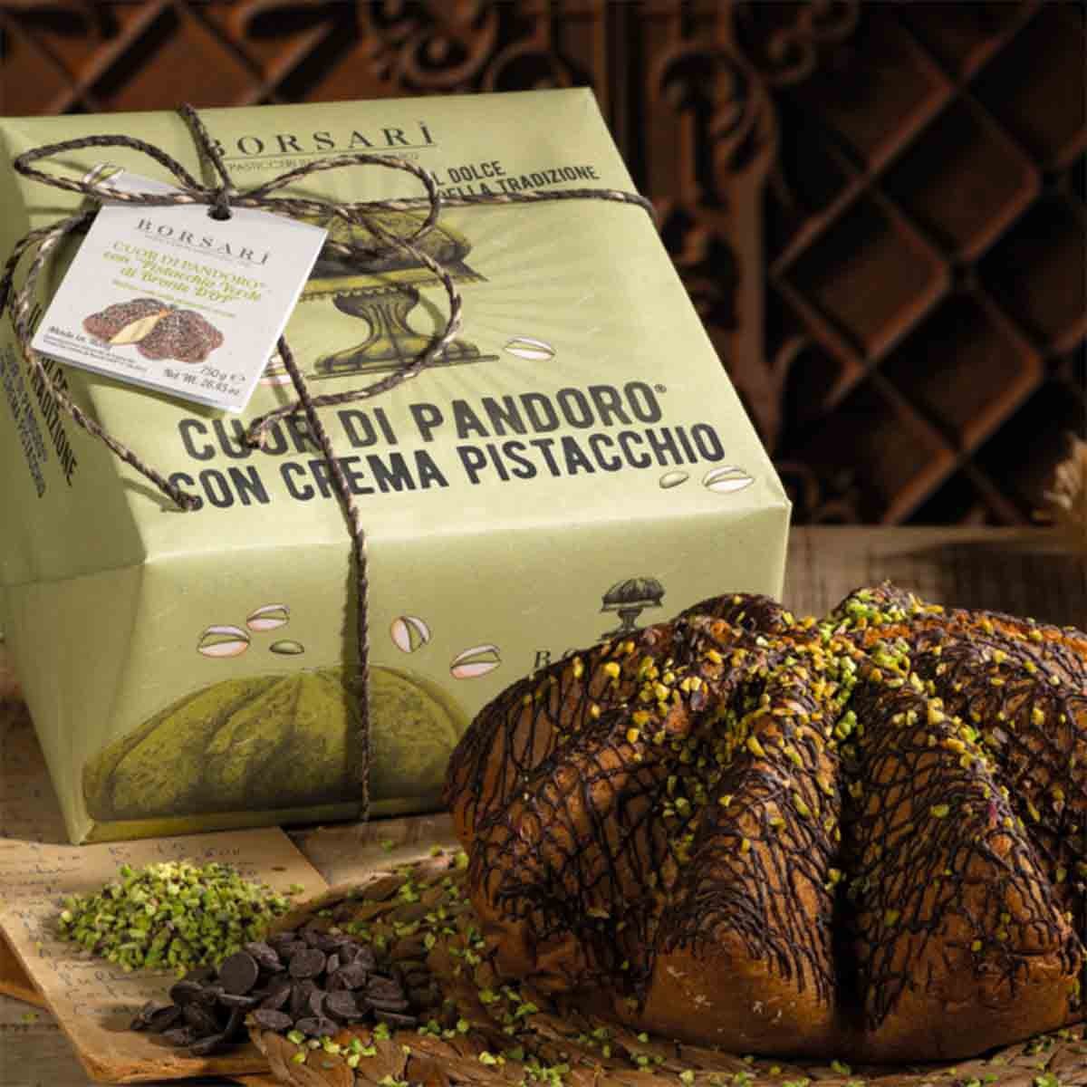 Cuor di Pandoro con crema di Pistacchio e Cioccolato Borsari